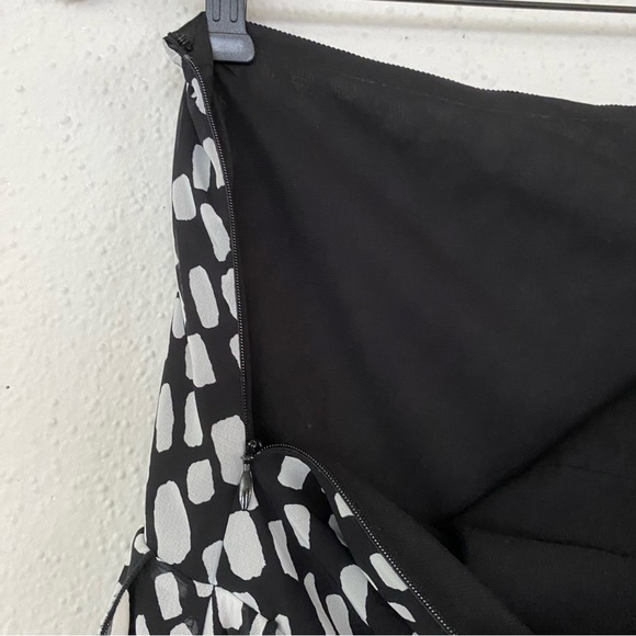 White House Black Market Ruffled Skirt - Picture 3 of 4